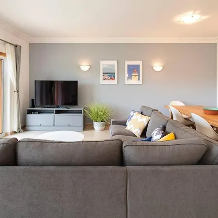 Luxury With Free Use Of Pool, Gym And Apartamento