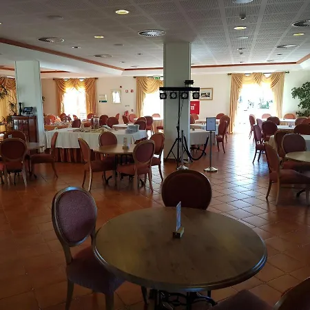 Luxury With Free Use Of Pool, Gym And